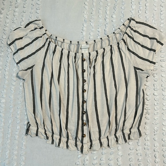 H&M SUMMER CROP TOP! 🤍 - Picture 1 of 3